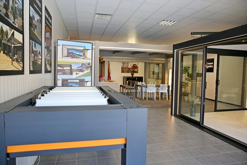 De nombreuses installations dans un espace couvert convivial