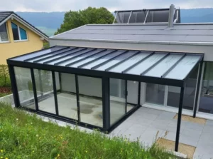 Véranda et pergola : choisir les deux