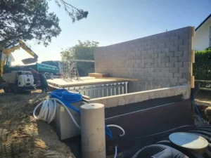 Spa de nage au début des travaux