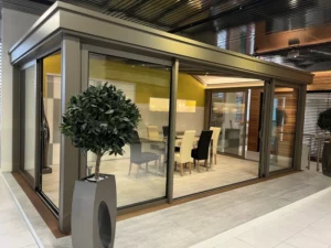 Découvrez 2 Showrooms de Vérandas et Pergolas romands