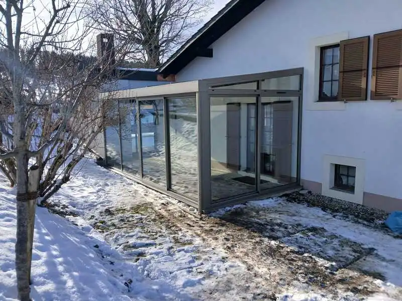 Véranda Panorama Grise à la Chaux-de-Fonds 